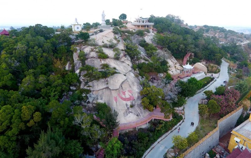 （福建白麻產(chǎn)地）晉江英林陳山：石材礦山“變身”生態(tài)公園